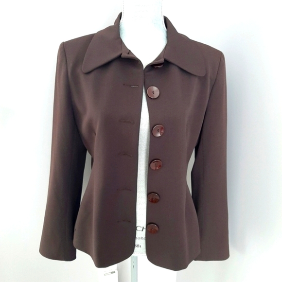 Femme De Carriere Jackets & Blazers - Femme de Carriere Brown Jacket
